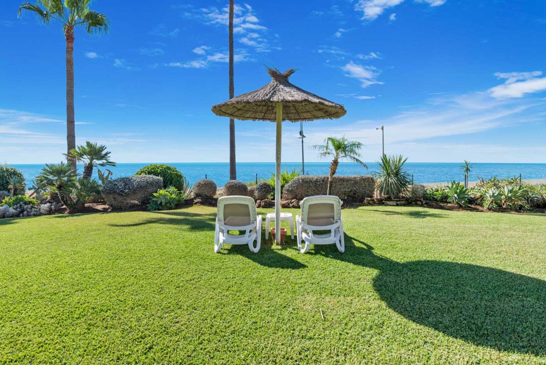Luxury 3 bedroom apartment in Estepona - Image 17