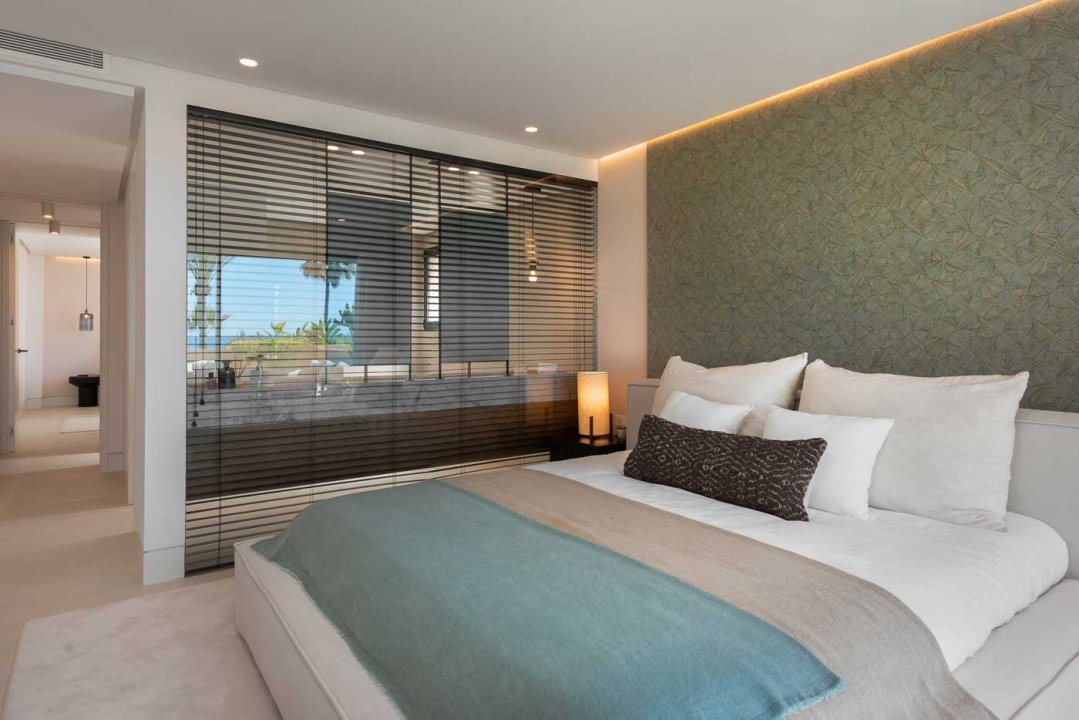 Luxury 3 bedroom apartment in Estepona - Image 27