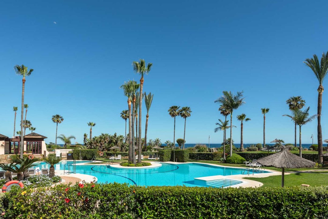 Luxury 3 bedroom apartment in Estepona - Image 14