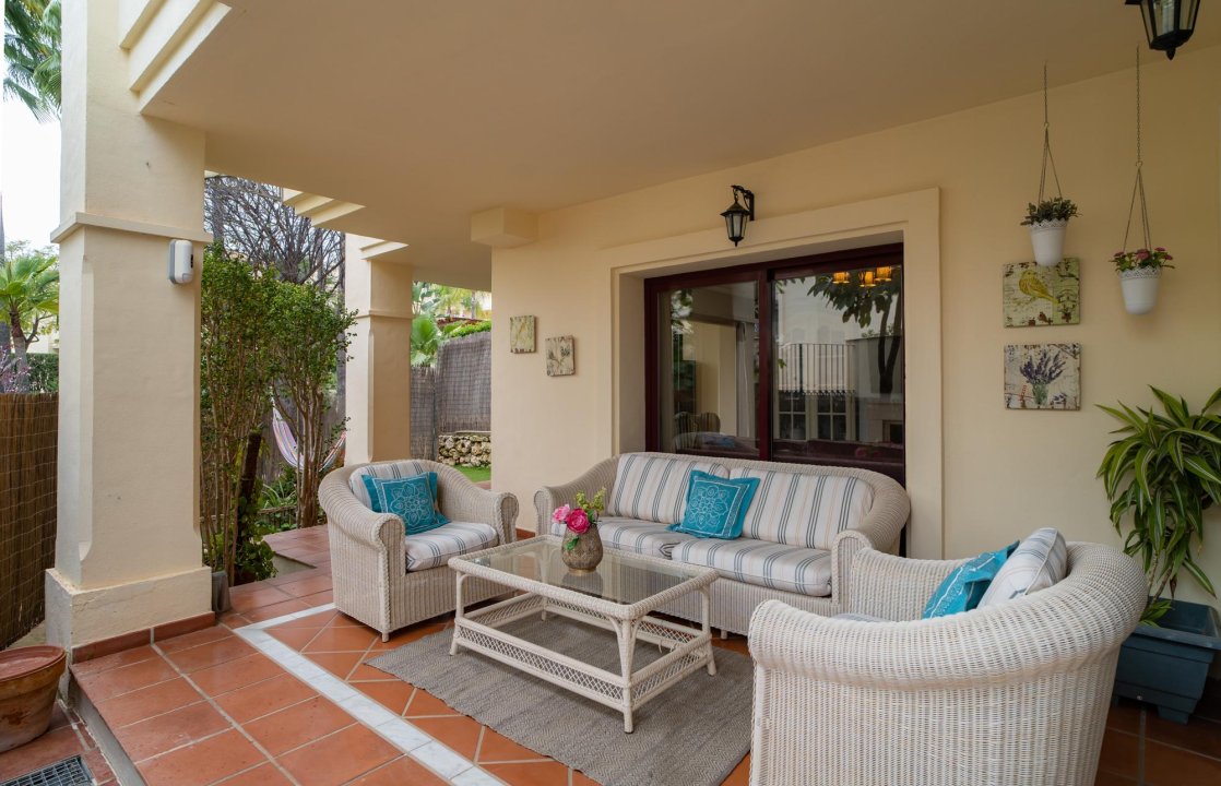 Hacienda El Palmeral: Large Family Home with 60m² Solarium and Private Garden - Image 5