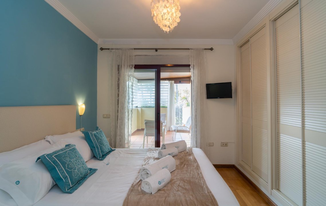 Hacienda El Palmeral: Large Family Home with 60m² Solarium and Private Garden - Image 25