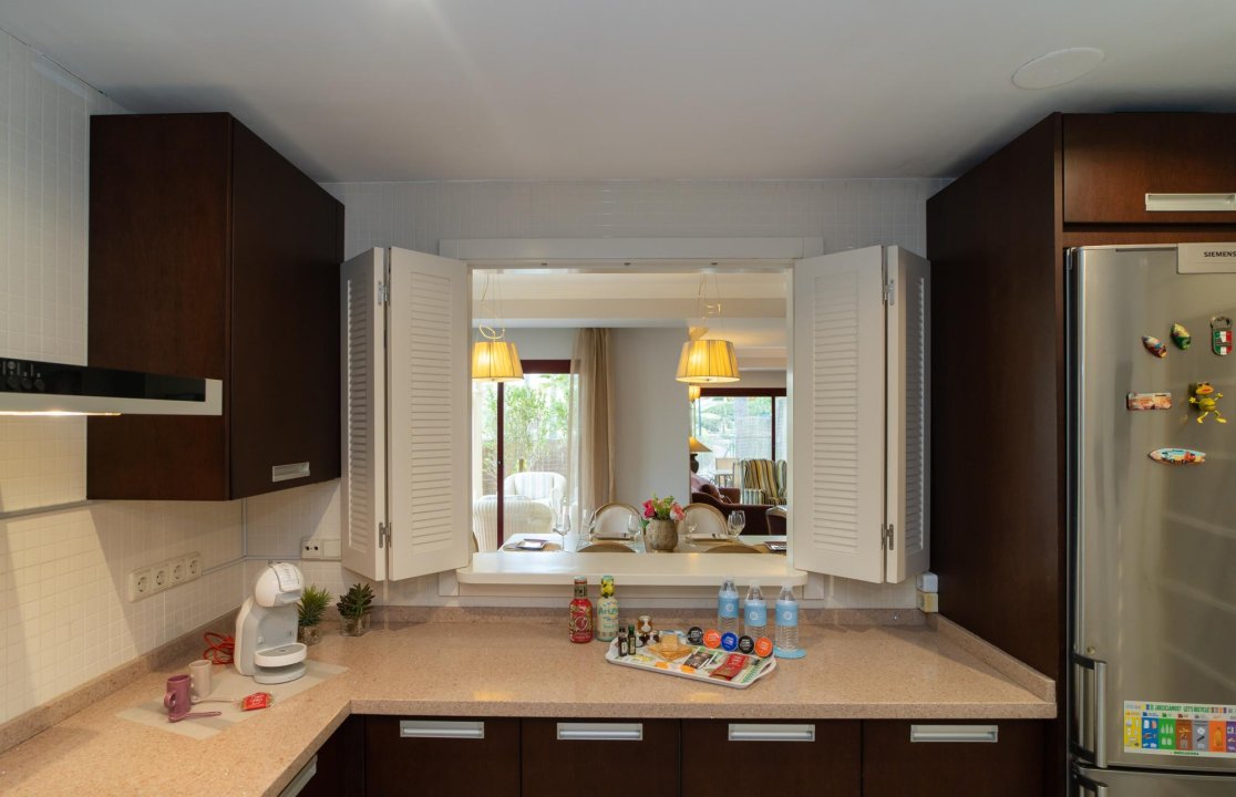 Hacienda El Palmeral: Large Family Home with 60m² Solarium and Private Garden - Image 16
