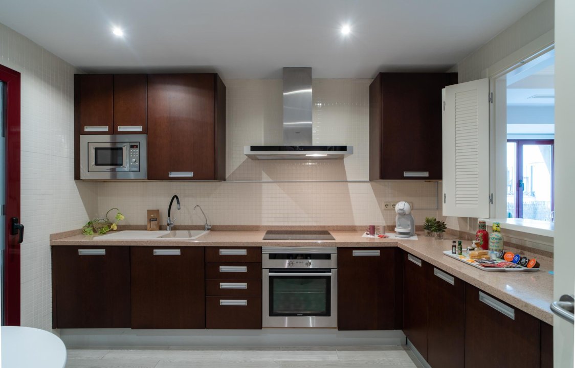 Hacienda El Palmeral: Large Family Home with 60m² Solarium and Private Garden - Image 15
