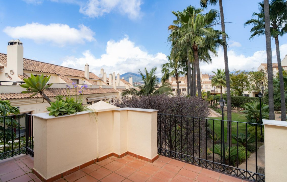 Hacienda El Palmeral: Large Family Home with 60m² Solarium and Private Garden - Image 44