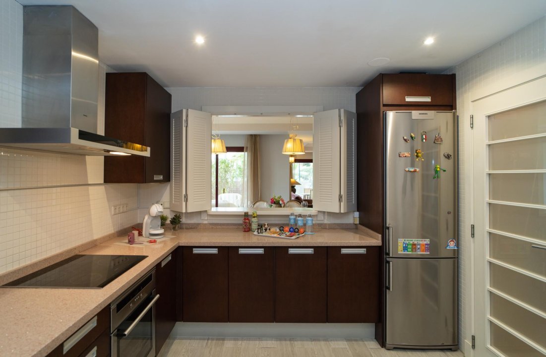 Hacienda El Palmeral: Large Family Home with 60m² Solarium and Private Garden - Image 12