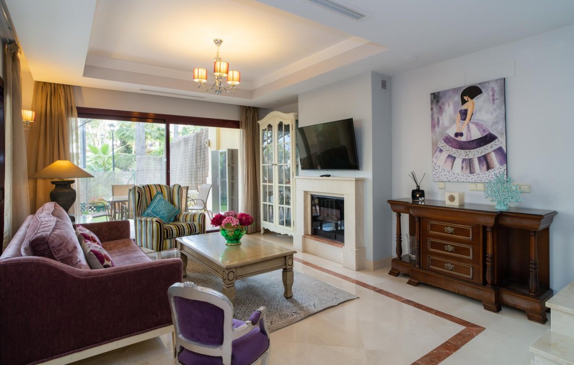 Hacienda El Palmeral: Large Family Home with 60m² Solarium and Private Garden - Image 46