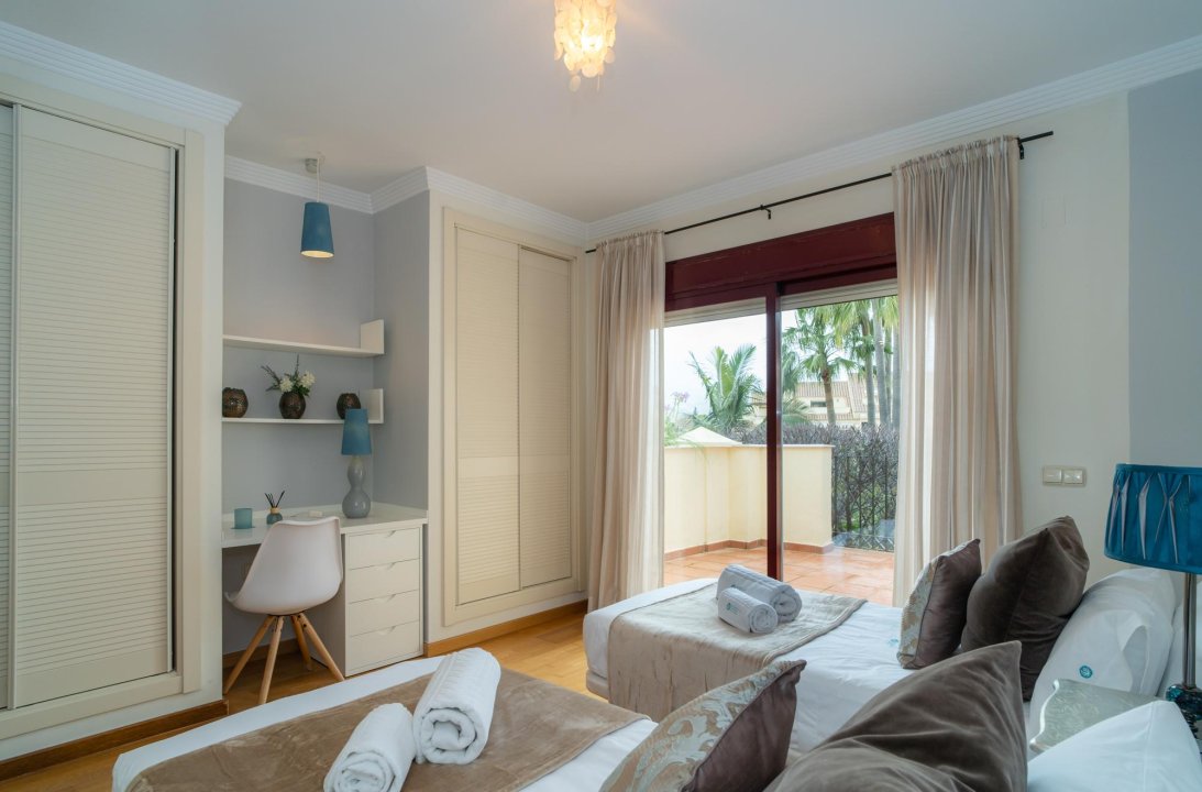 Hacienda El Palmeral: Large Family Home with 60m² Solarium and Private Garden - Image 18