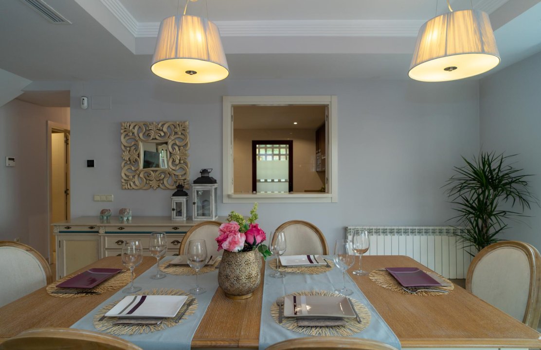 Hacienda El Palmeral: Large Family Home with 60m² Solarium and Private Garden - Image 13