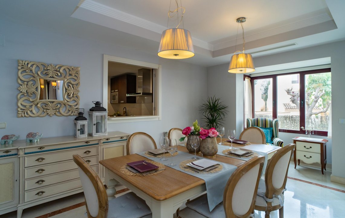 Hacienda El Palmeral: Large Family Home with 60m² Solarium and Private Garden - Image 3