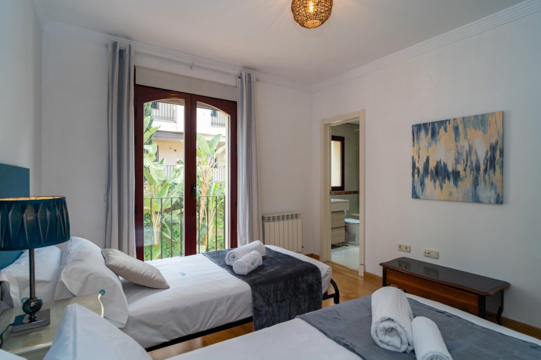 Hacienda El Palmeral: Large Family Home with 60m² Solarium and Private Garden - Image 41