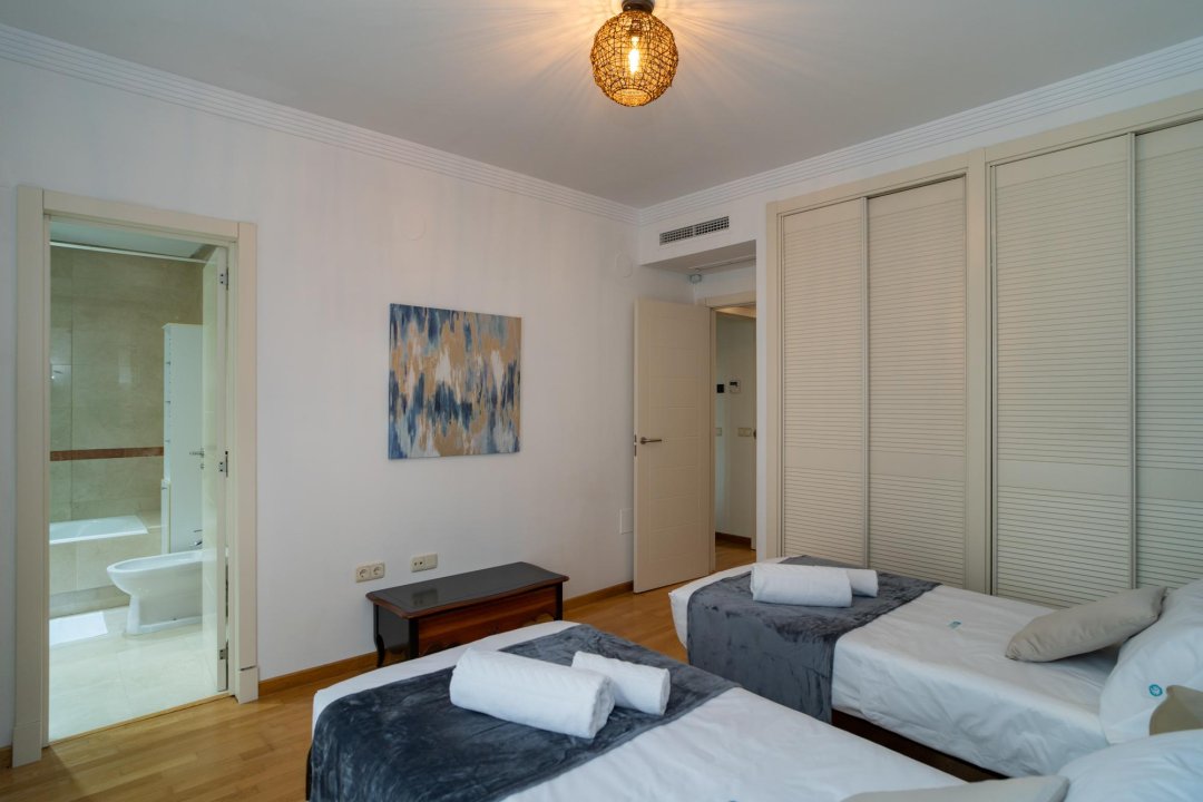 Hacienda El Palmeral: Large Family Home with 60m² Solarium and Private Garden - Image 38