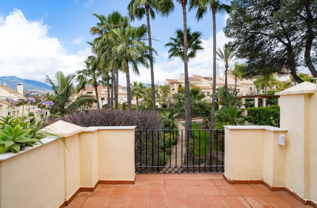 Hacienda El Palmeral: Large Family Home with 60m² Solarium and Private Garden - Image 45