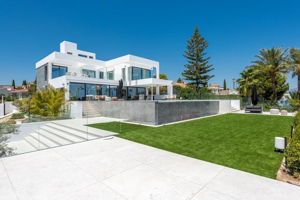 Impressive new 6 bedroom villa in Benahavis