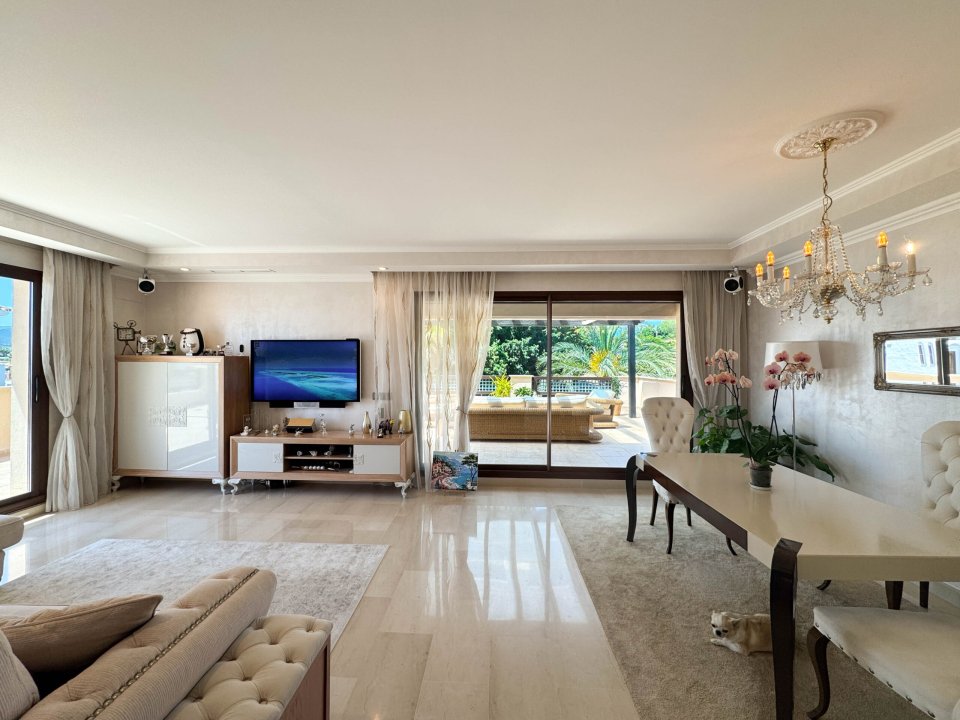 2-Bedroom Penthouse with Large Private Terrace in Medina de Banús – Nueva Andalucía - Image 2