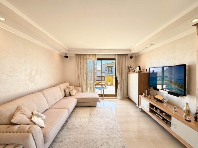 2-Bedroom Penthouse with Large Private Terrace in Medina de Banús – Nueva Andalucía