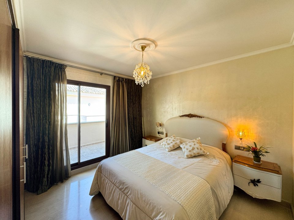 2-Bedroom Penthouse with Large Private Terrace in Medina de Banús – Nueva Andalucía - Image 4