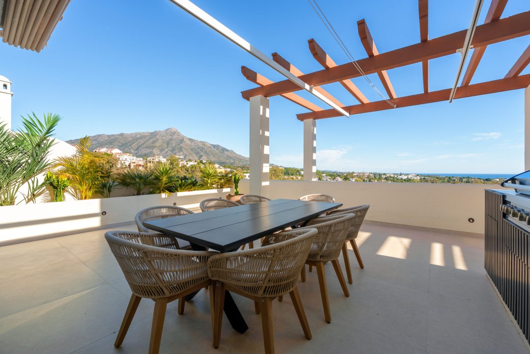 Exceptional Duplex Penthouse with Private Pool and Panoramic Views – Palacetes Los Belvederes, Nueva Andalucia - Image 11