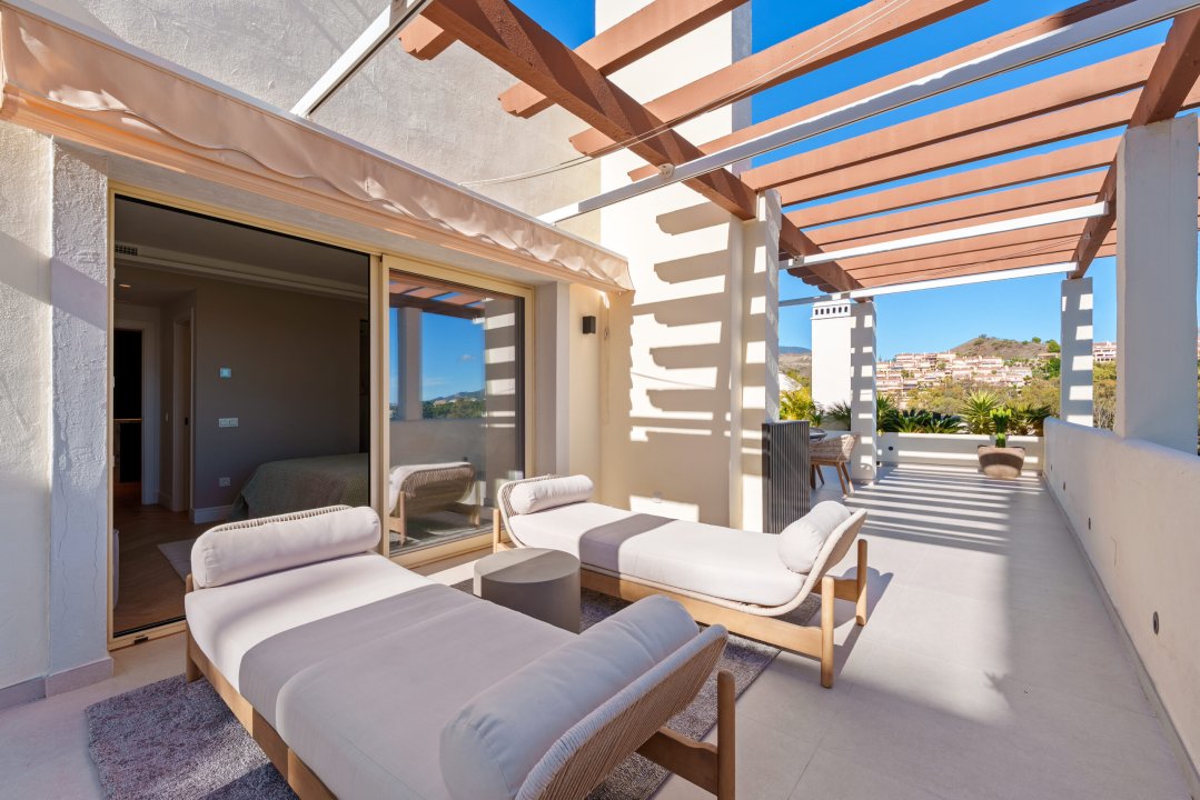 Exceptional Duplex Penthouse with Private Pool and Panoramic Views – Palacetes Los Belvederes, Nueva Andalucia - Image 14