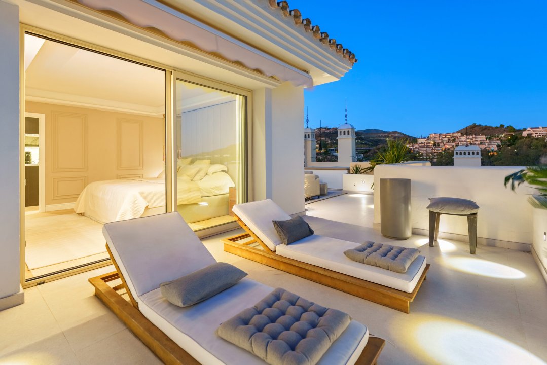 Exceptional Duplex Penthouse with Private Pool and Panoramic Views – Palacetes Los Belvederes, Nueva Andalucia - Image 47