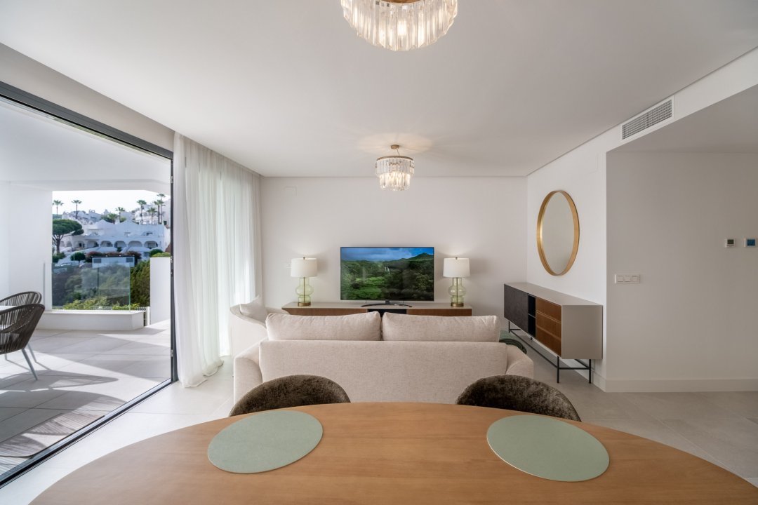 Exclusive 3 bedroom flat in Las Chapas, Marbella - Image 49