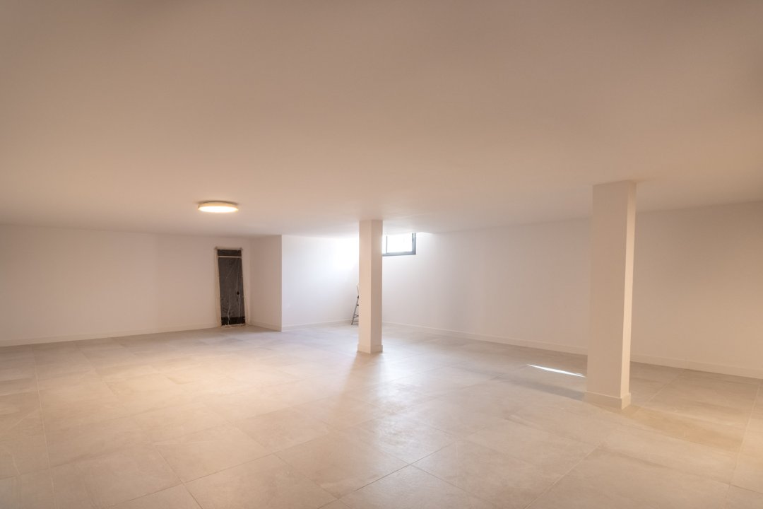 Exclusive 3 bedroom flat in Las Chapas, Marbella - Image 53