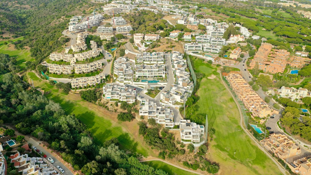 Exclusive 3 bedroom flat in Las Chapas, Marbella - Image 44