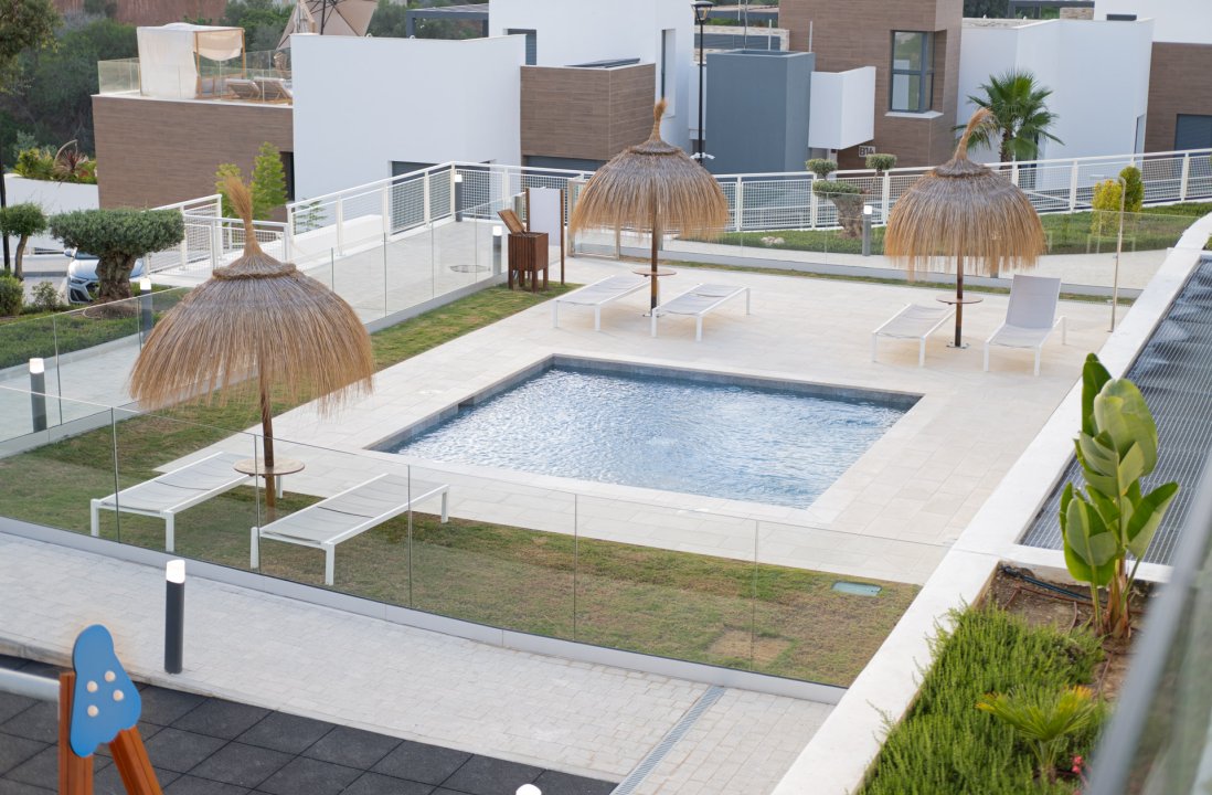 Exclusive 3 bedroom flat in Las Chapas, Marbella - Image 52