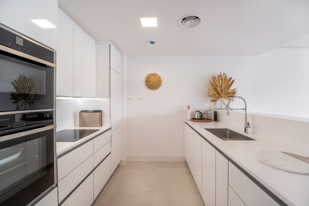 Exclusive 3 bedroom flat in Las Chapas, Marbella - Image 29