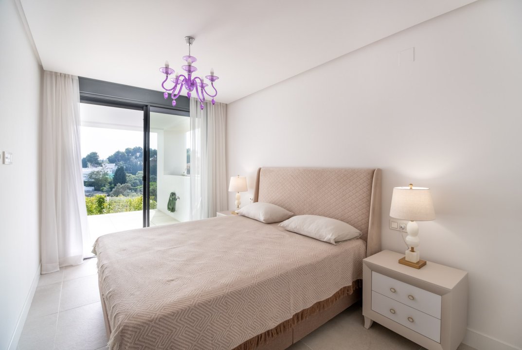 Exclusive 3 bedroom flat in Las Chapas, Marbella - Image 39