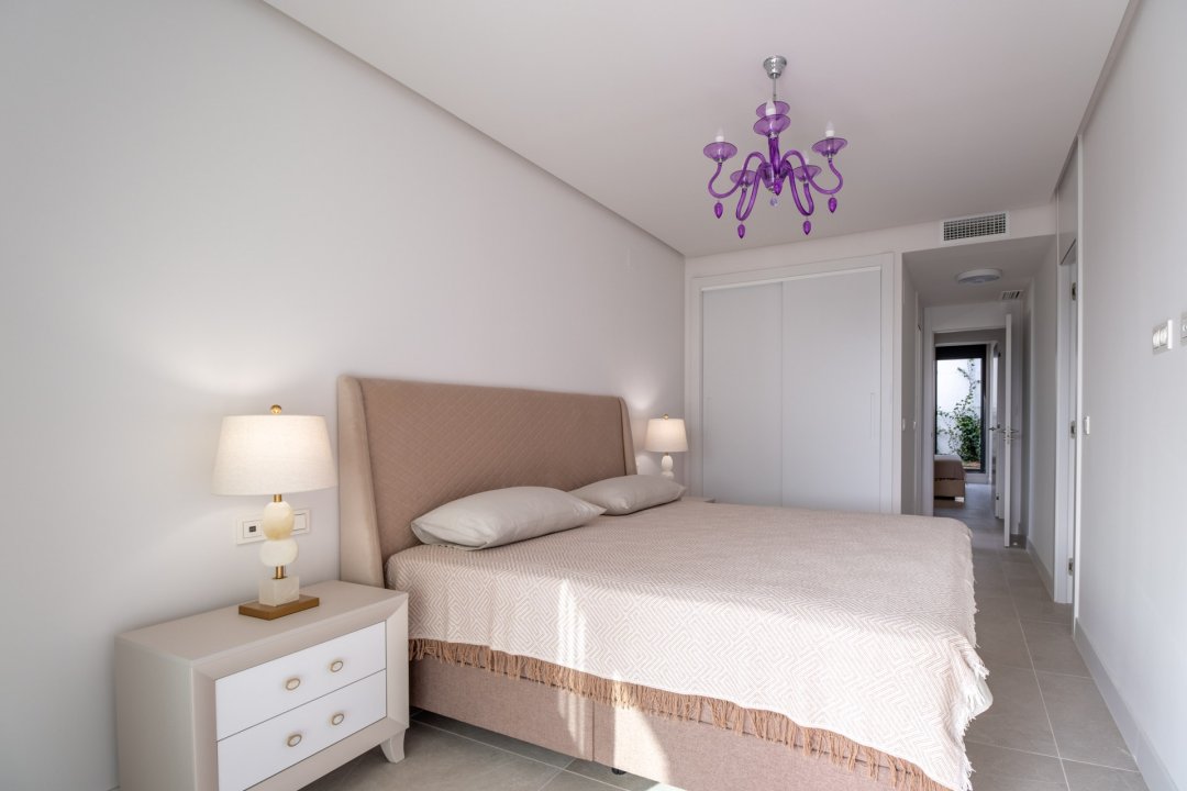 Exclusive 3 bedroom flat in Las Chapas, Marbella - Image 36