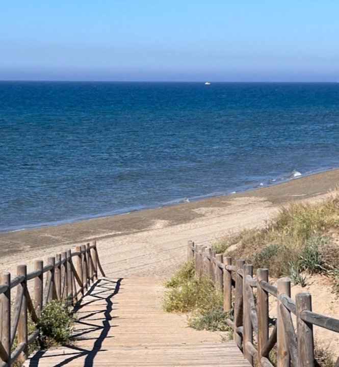 Exclusive 3 bedroom flat in Las Chapas, Marbella - Image 8
