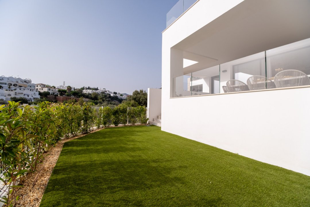 Exclusive 3 bedroom flat in Las Chapas, Marbella - Image 54