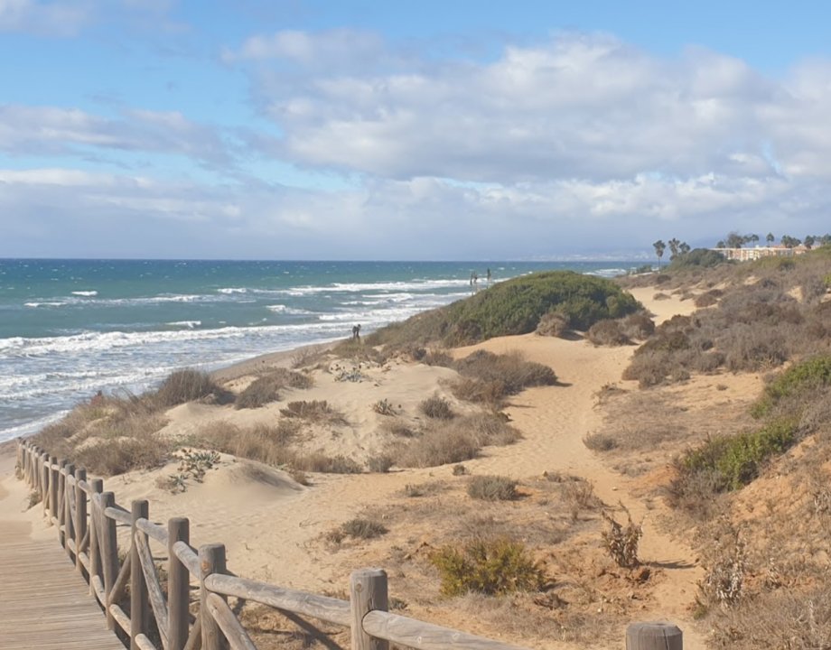Exclusive 3 bedroom flat in Las Chapas, Marbella - Image 11