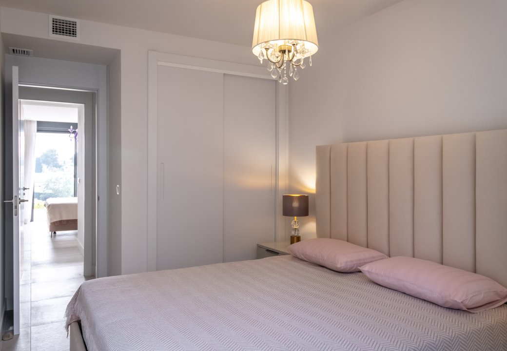 Exclusive 3 bedroom flat in Las Chapas, Marbella - Image 37